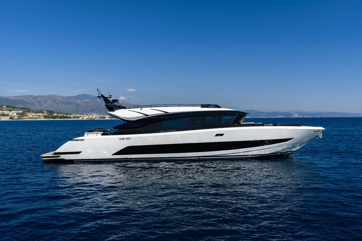 AB Yachts AB 95 — 4