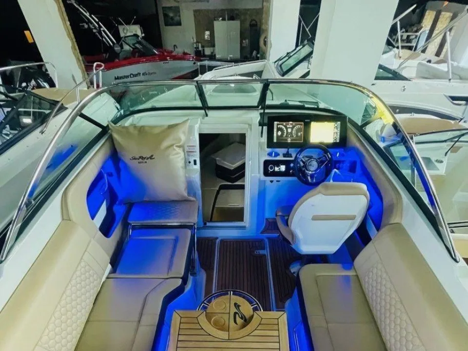 Sea Ray 250 SunSport used - photo 1