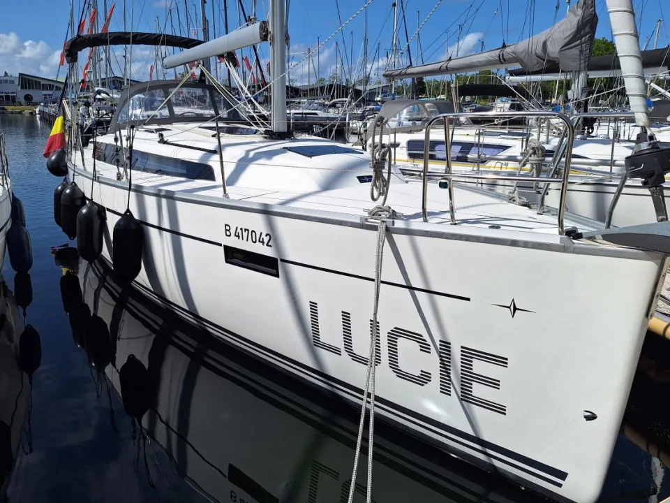 Bavaria Yachts Cruiser 37 used - photo 1