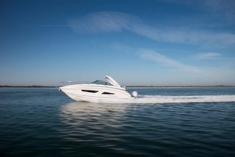 Regal Boats 33 XO