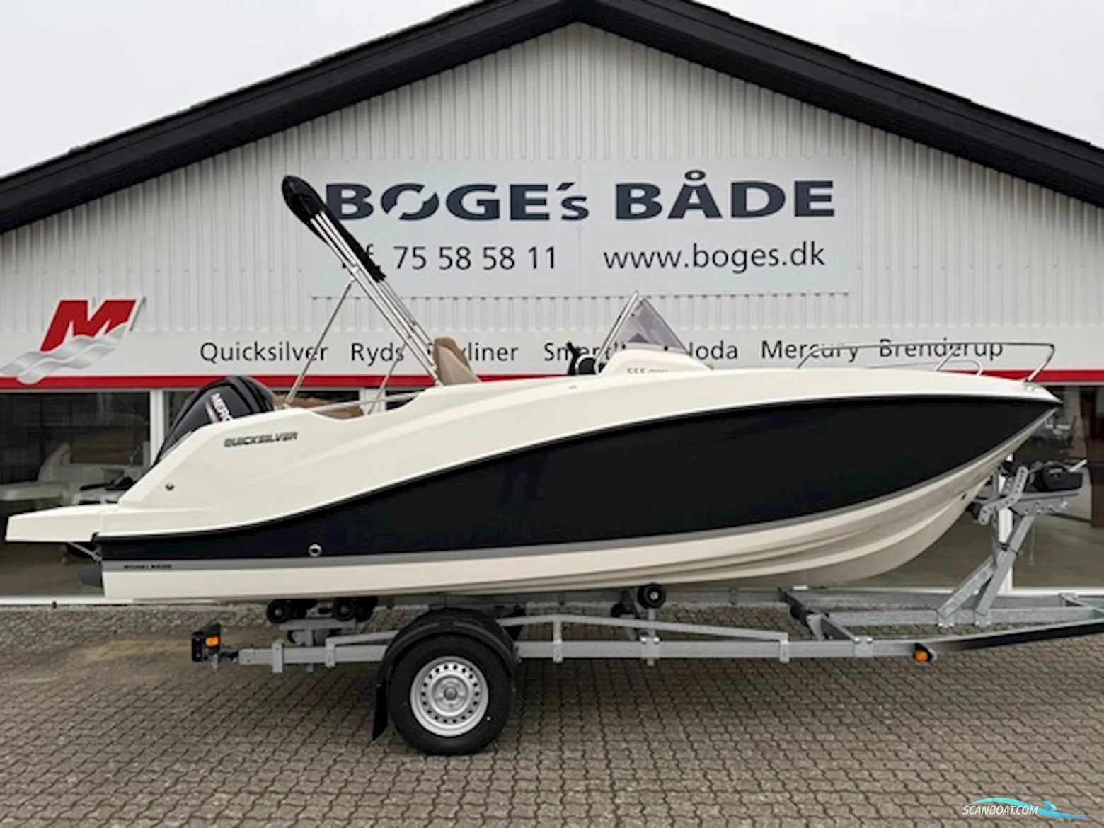 Quicksilver Activ 555 Open Med 100 hk Mercury-Efi CT 4 Takt Med Flot Udstyr usato - foto 1