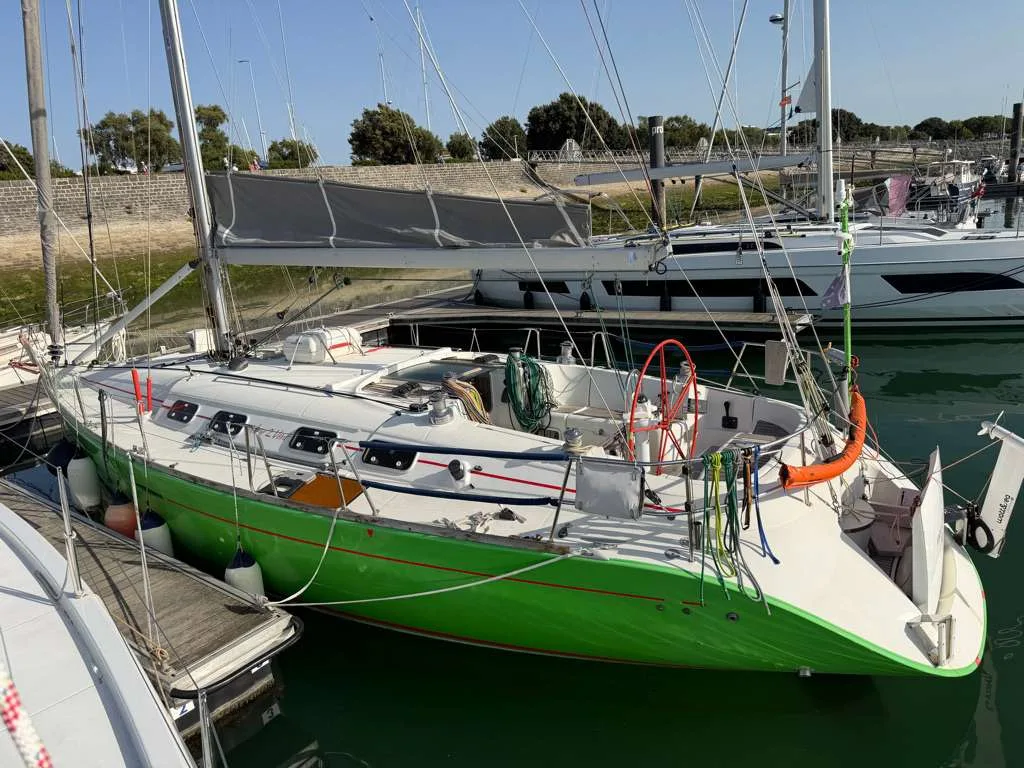 Beneteau FIRST 42S7 used - photo 1