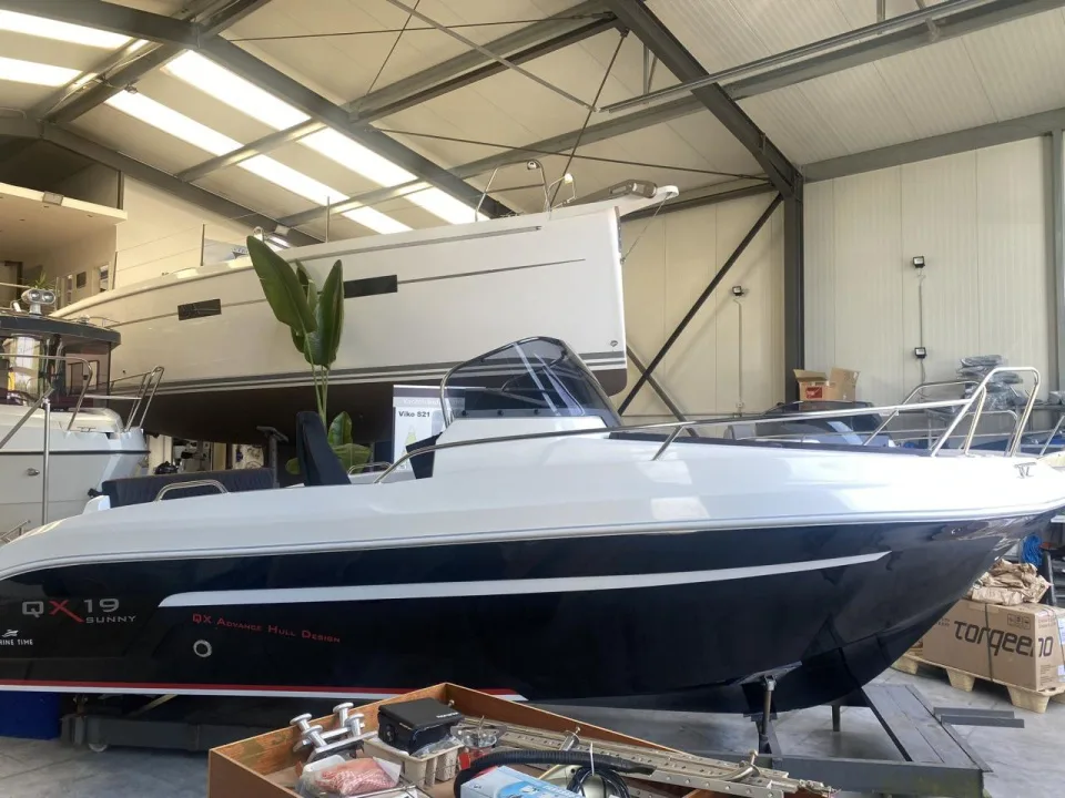 Marine Time QX 563 / 19 Sundeck usato - foto 1 Marine Time QX 563 / 19 Sundeck usato - foto 1