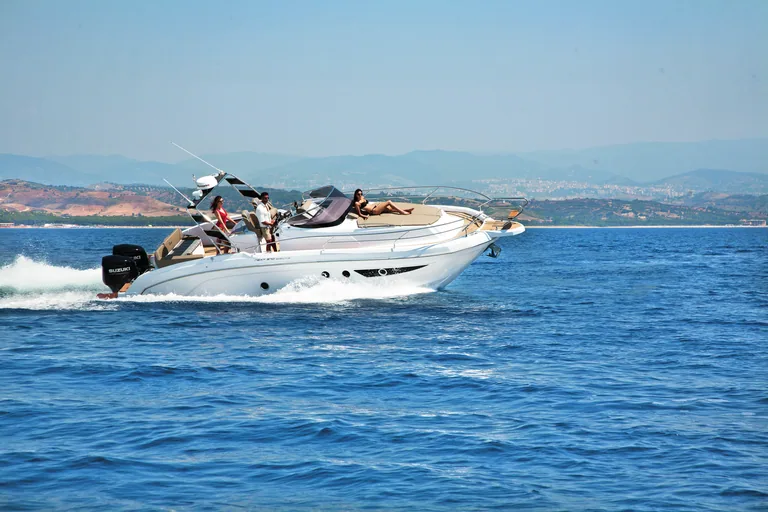 Ranieri International Next 370 Executive