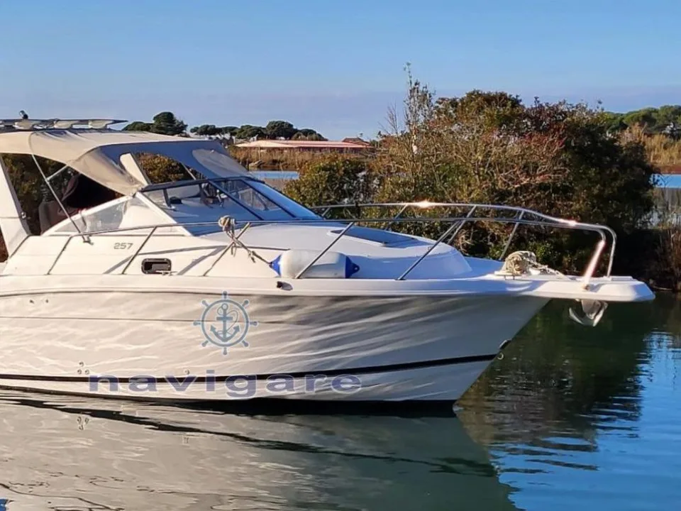Four Winns QUEST 257 used - photo 1
