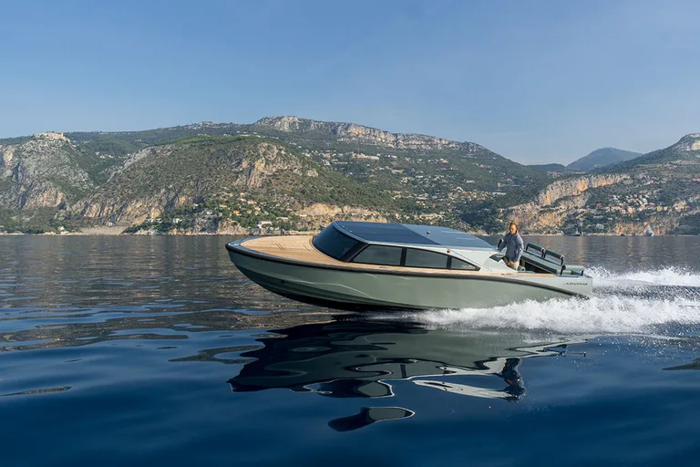 Xtenders 9.3M (Covert)limo