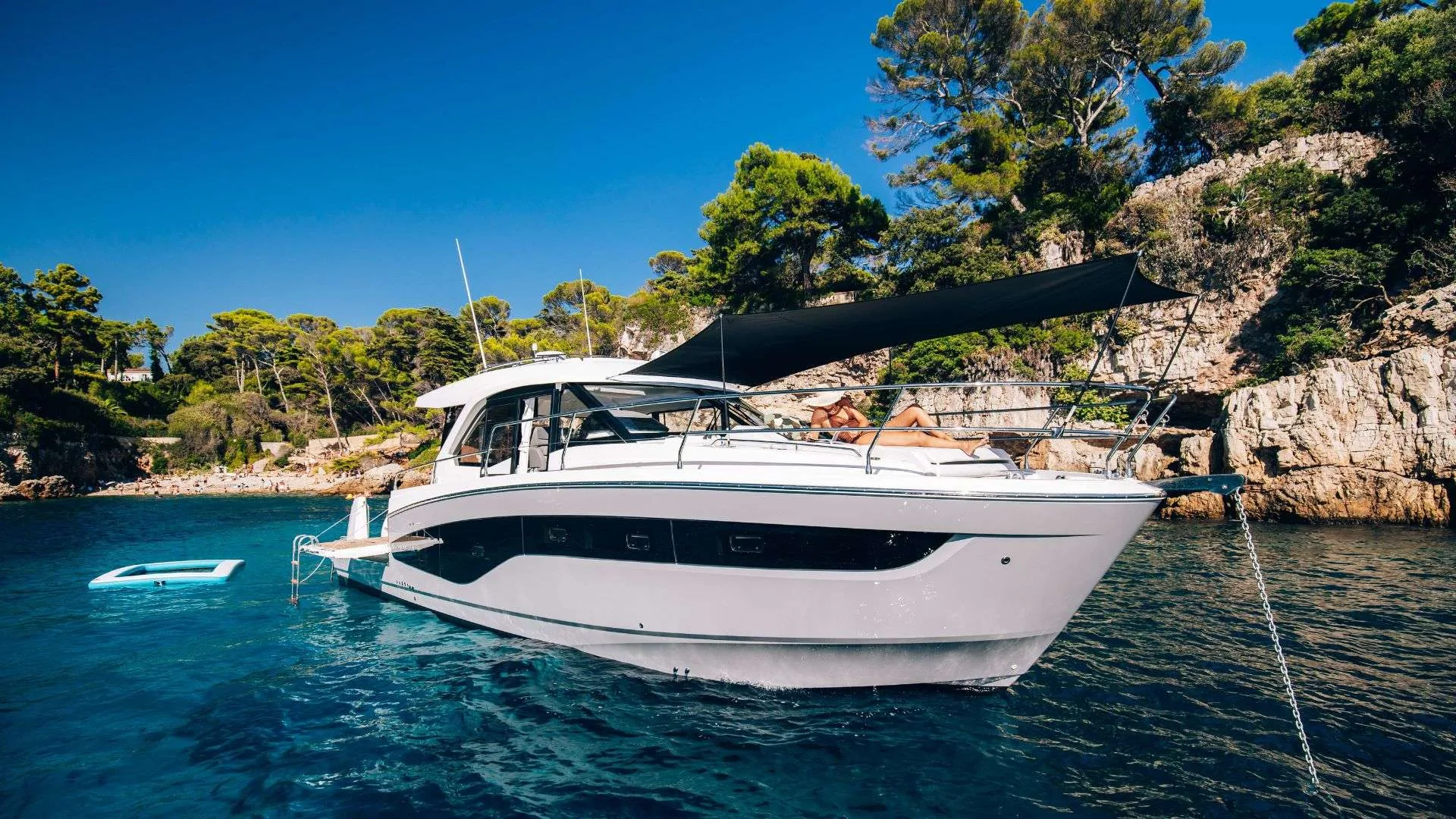 Beneteau ANTARES 12 V2 COUPE used - photo 1
