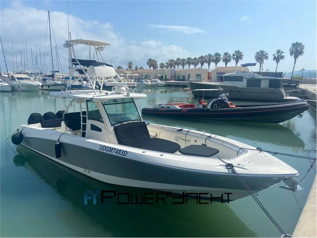 BOSTON WHALER 370 OUTRAGE used - photo 1
