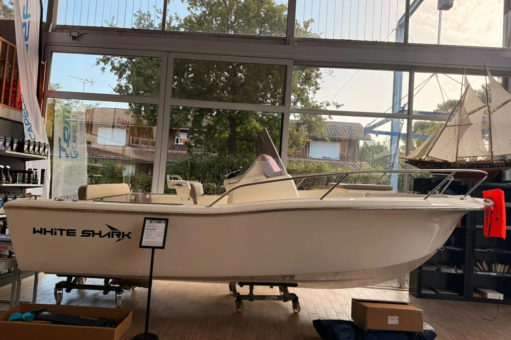 White Shark 210 d'occasion - photo 1