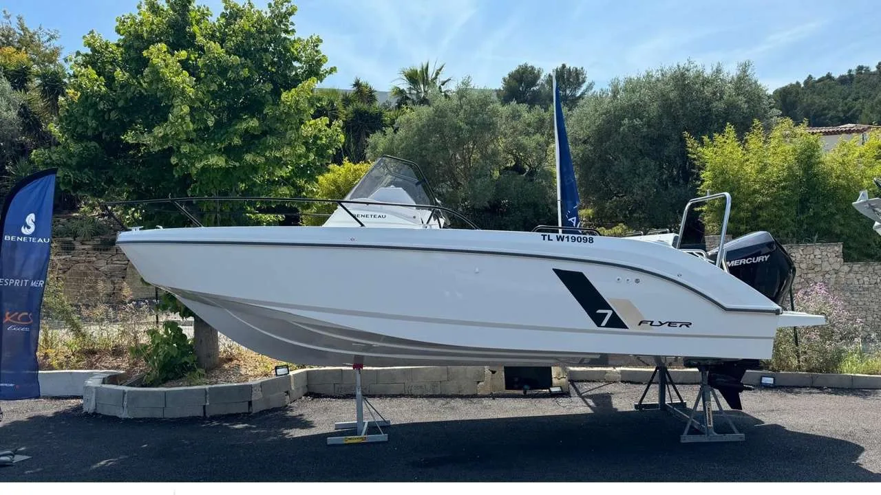 Beneteau FLYER 7 SUNDECK gebraucht - Foto 1