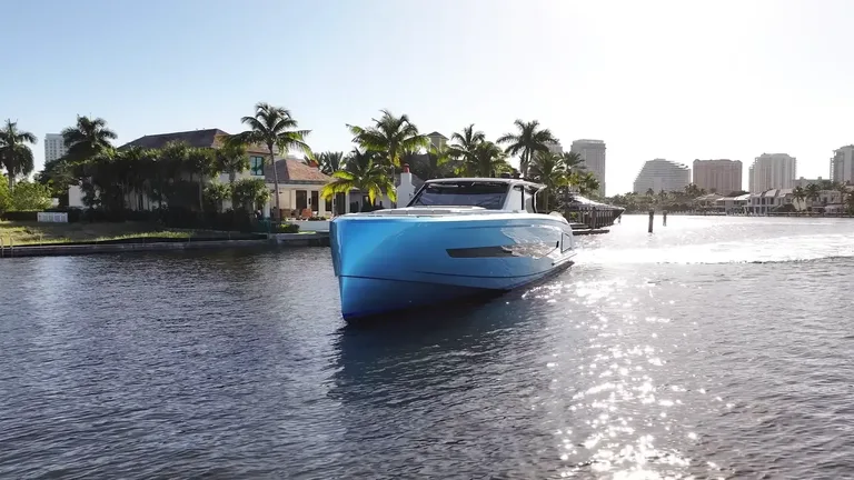 Vanquish Yachts VQ70