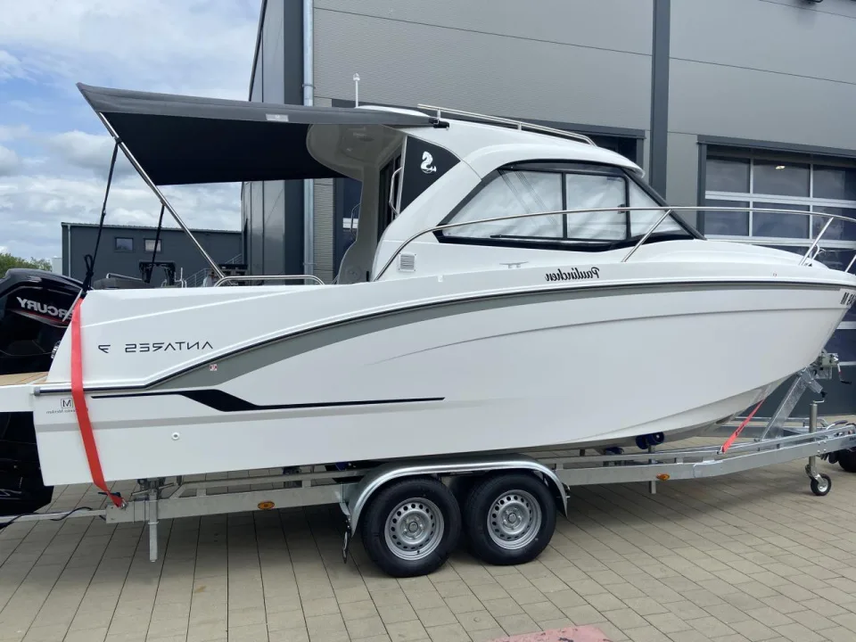 Beneteau Antares 7 OB V2 mit DF200APX usato - foto 1