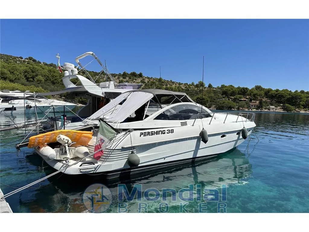 Pershing 38 used - photo 1