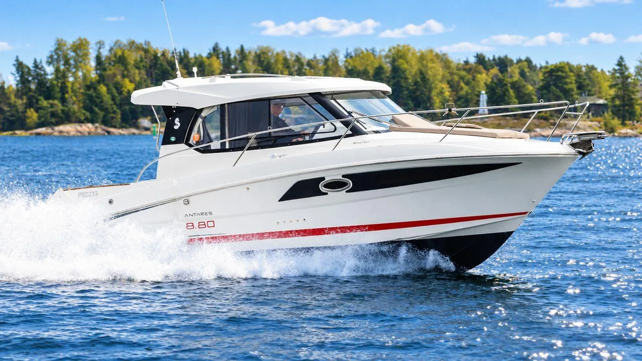 Beneteau Antares 8.80 used - photo 1