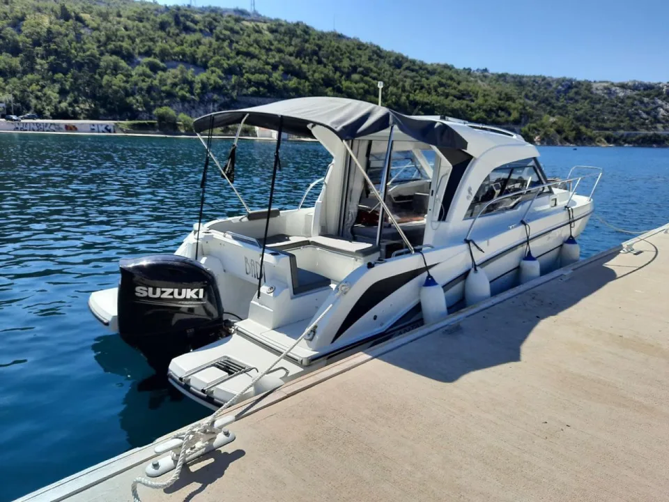 Beneteau Antares 8 OB gebraucht - Foto 1