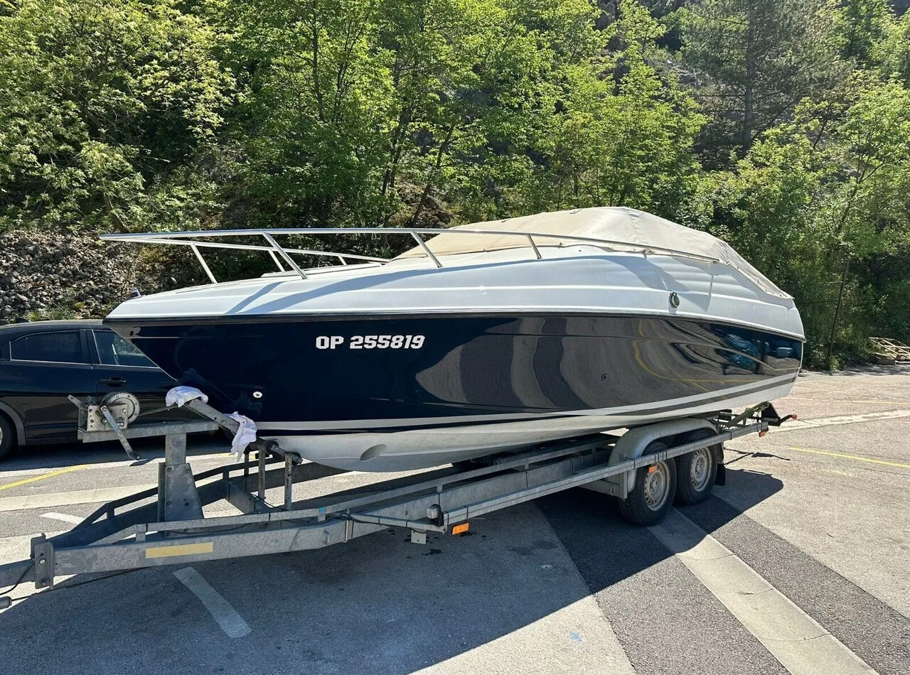 Crownline 210 Cabin used - photo 1