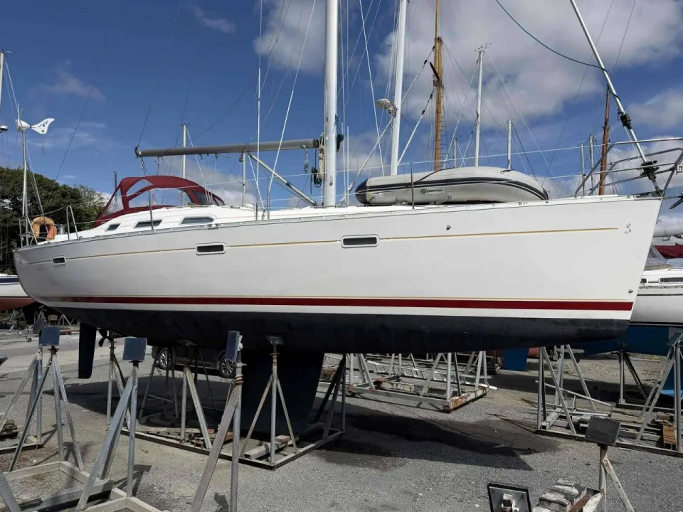 Beneteau Oceanis 393 used - photo 1