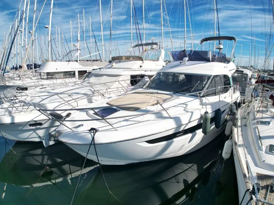 Bavaria Yachts R40 FLY gebraucht - Foto 1