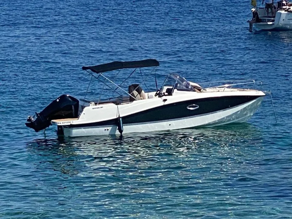 Quicksilver Activ 755 Sundeck usato - foto 1
