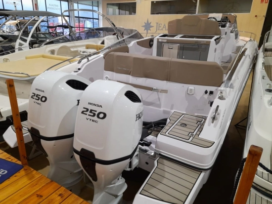 Ranieri Next 330 LX gebraucht - Foto 1