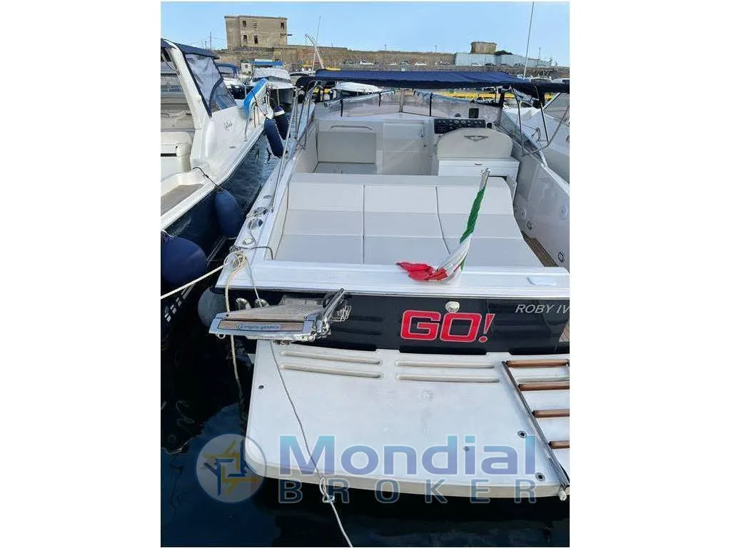 TORNADO 38 FLUSH DECK usato - foto 1