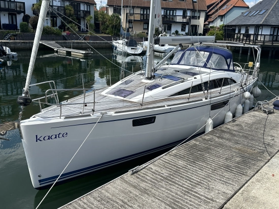 Bavaria Yachts Vision 42 Blue Edition used - photo 1