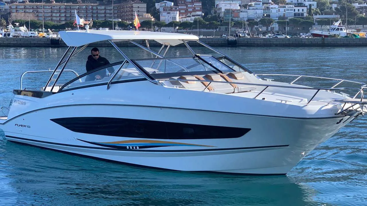 Beneteau Flyer 10 used - photo 1