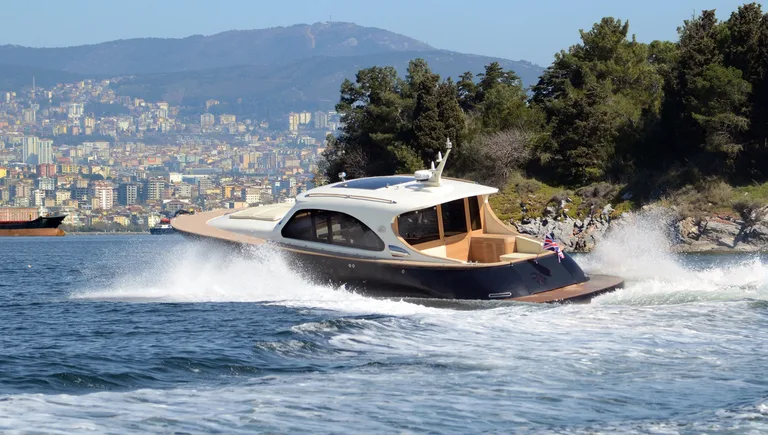 Seven Seas Yachts Legend 54