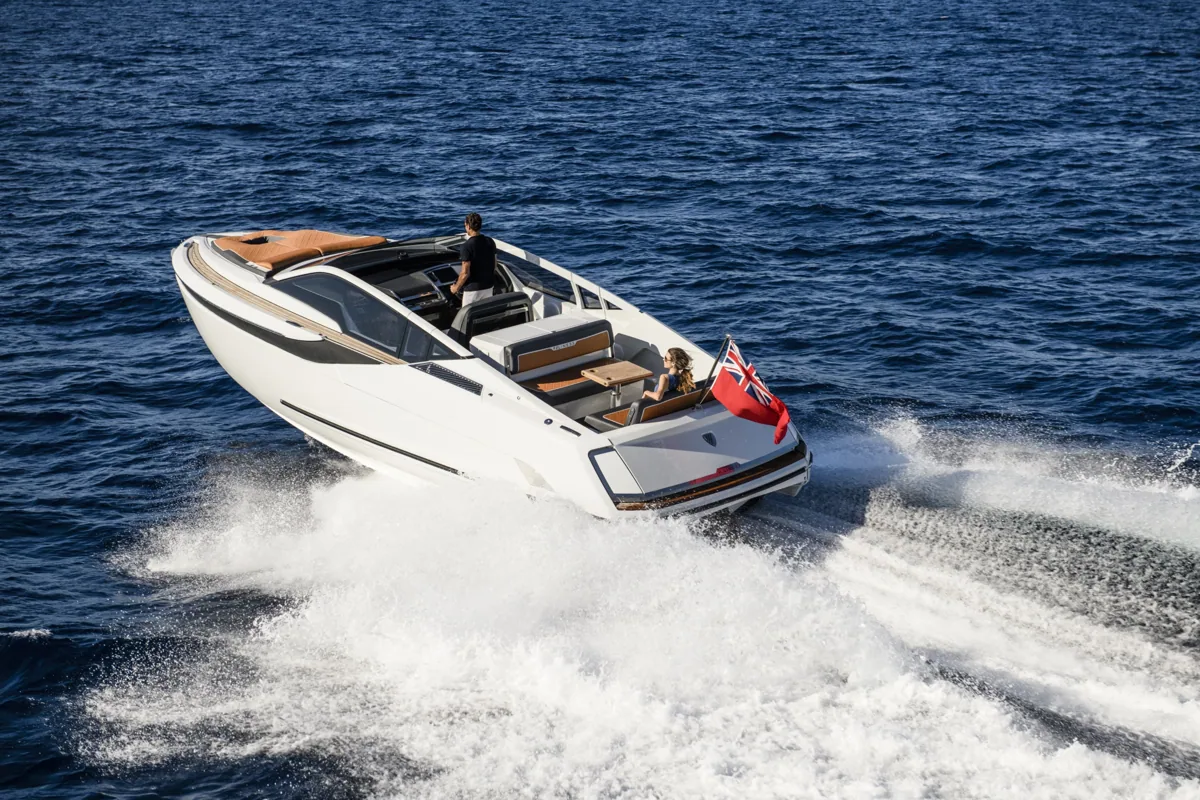Fairline F//Line 33