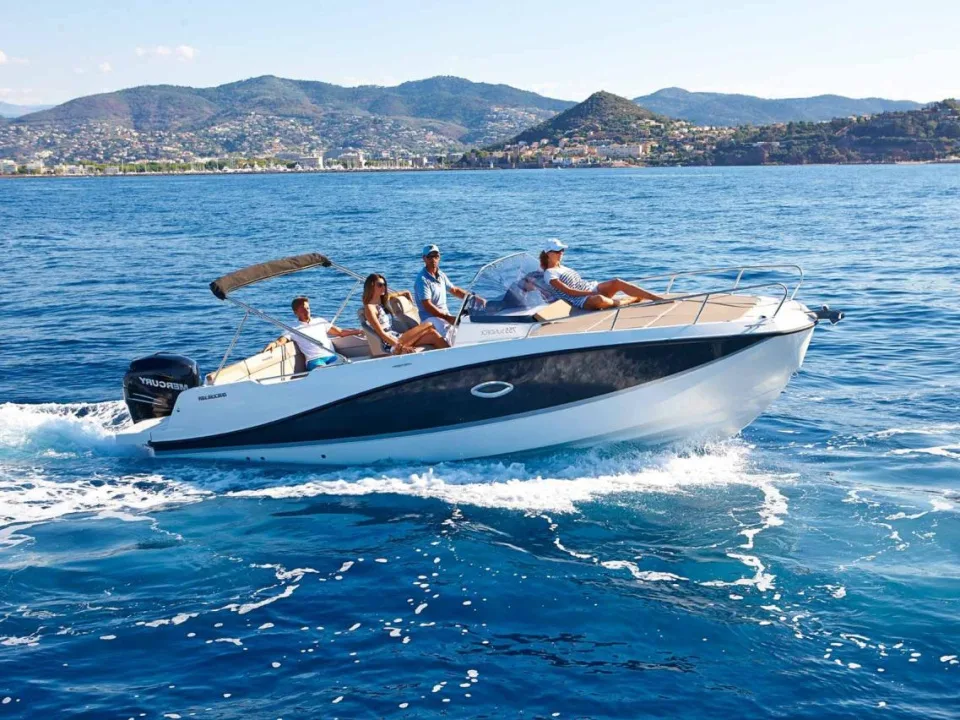 Quicksilver Activ 755 Sundeck gebraucht - Foto 1