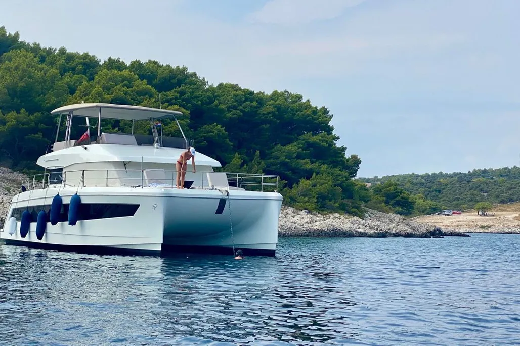 Fountaine Pajot MY6 used - photo 1