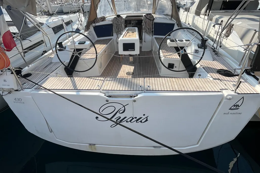 Dufour 430 used - photo 1