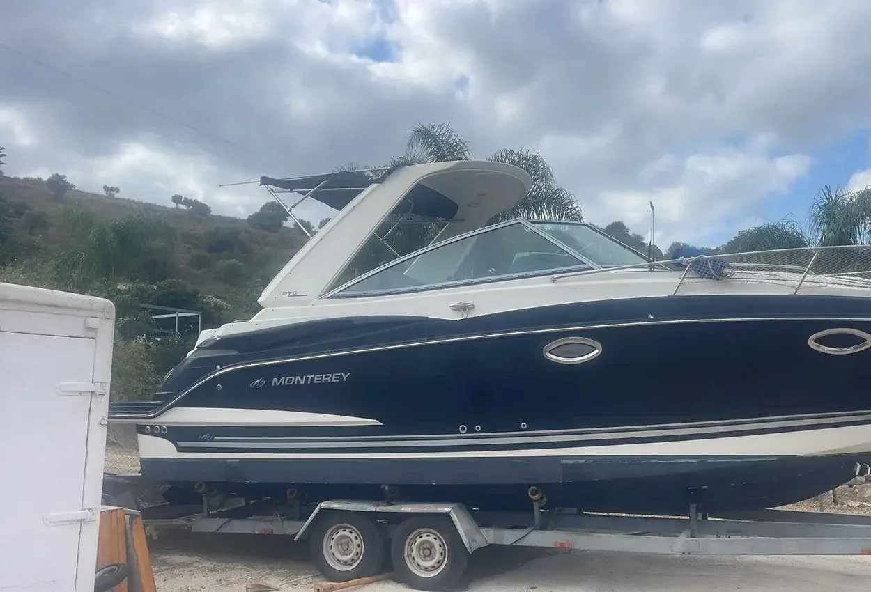 Monterey 275 Sport Yacht used - photo 1