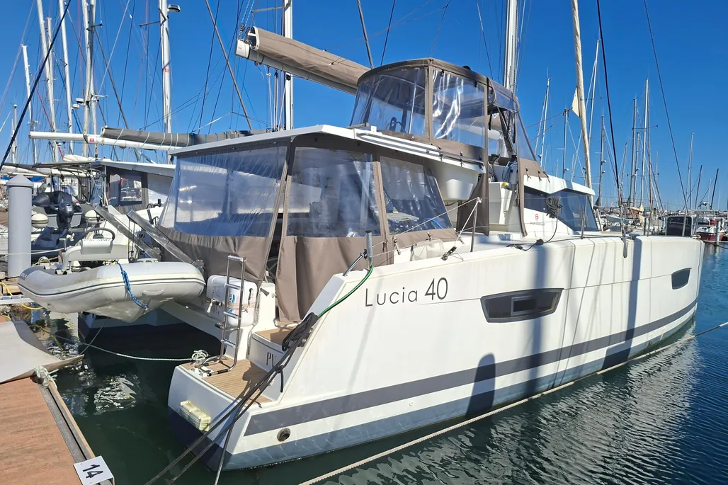Fountaine Pajot Lucia 40 used - photo 1