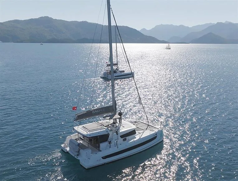 Catana 4.2 used - photo 1