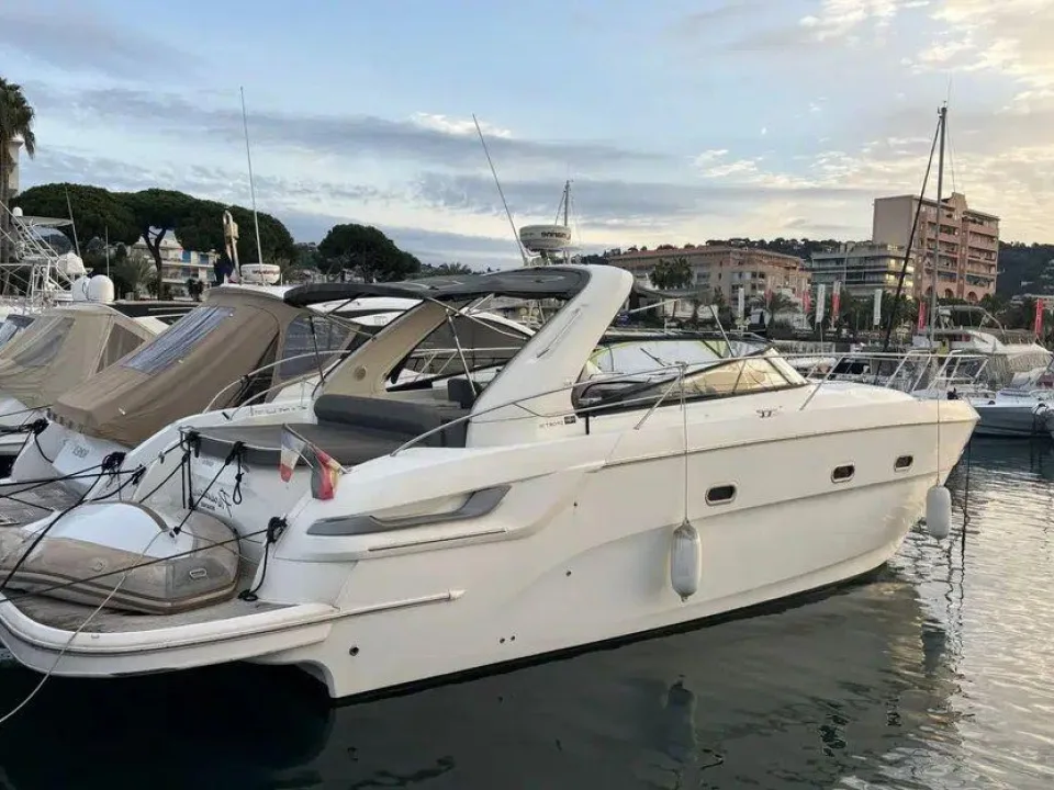 Bavaria Yachts 38 used - photo 1