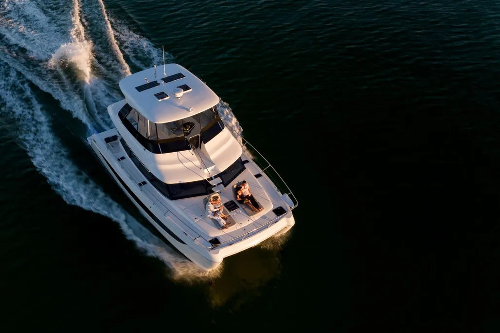 Aquila 42 Yacht used - photo 1