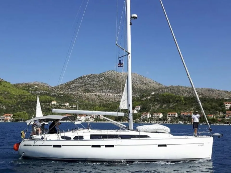 Bavaria Yachts Cruiser46 used - photo 1