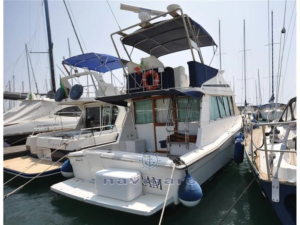 Riviera Marine 35 Fly usato - foto 1