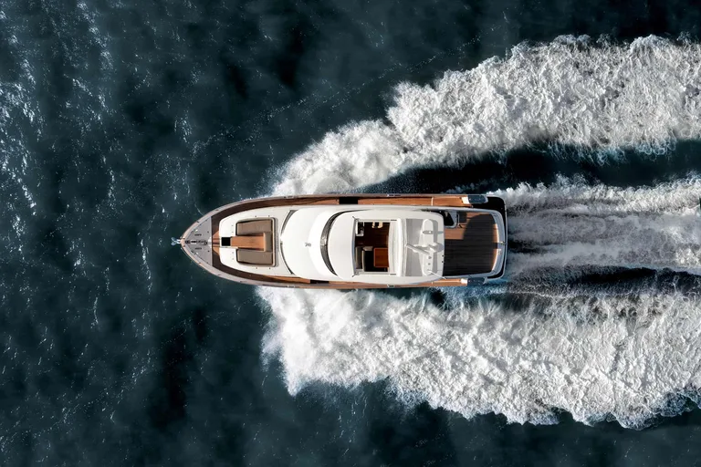 Azimut Magellano 66