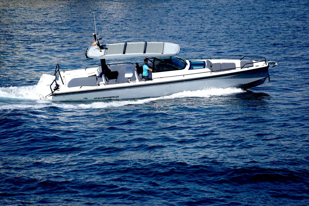 Axopar Brabus 37 Sun-Top gebraucht - Foto 1