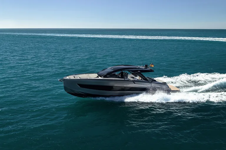 Astondoa 577 Coupé
