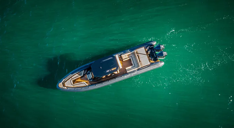 Cobra Ribs Nautique 9.7