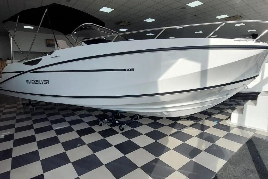 Quicksilver Activ 805 Open used - photo 1