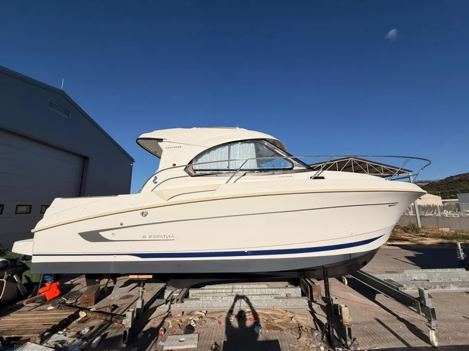 Beneteau Antares 8 usato - foto 1