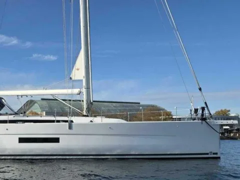 Dufour 530 used - photo 1