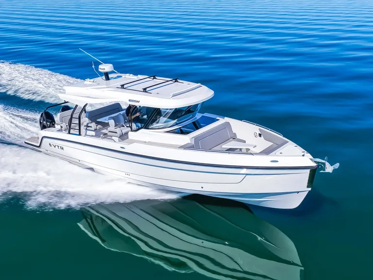 Cruisers Yachts 38 VTR