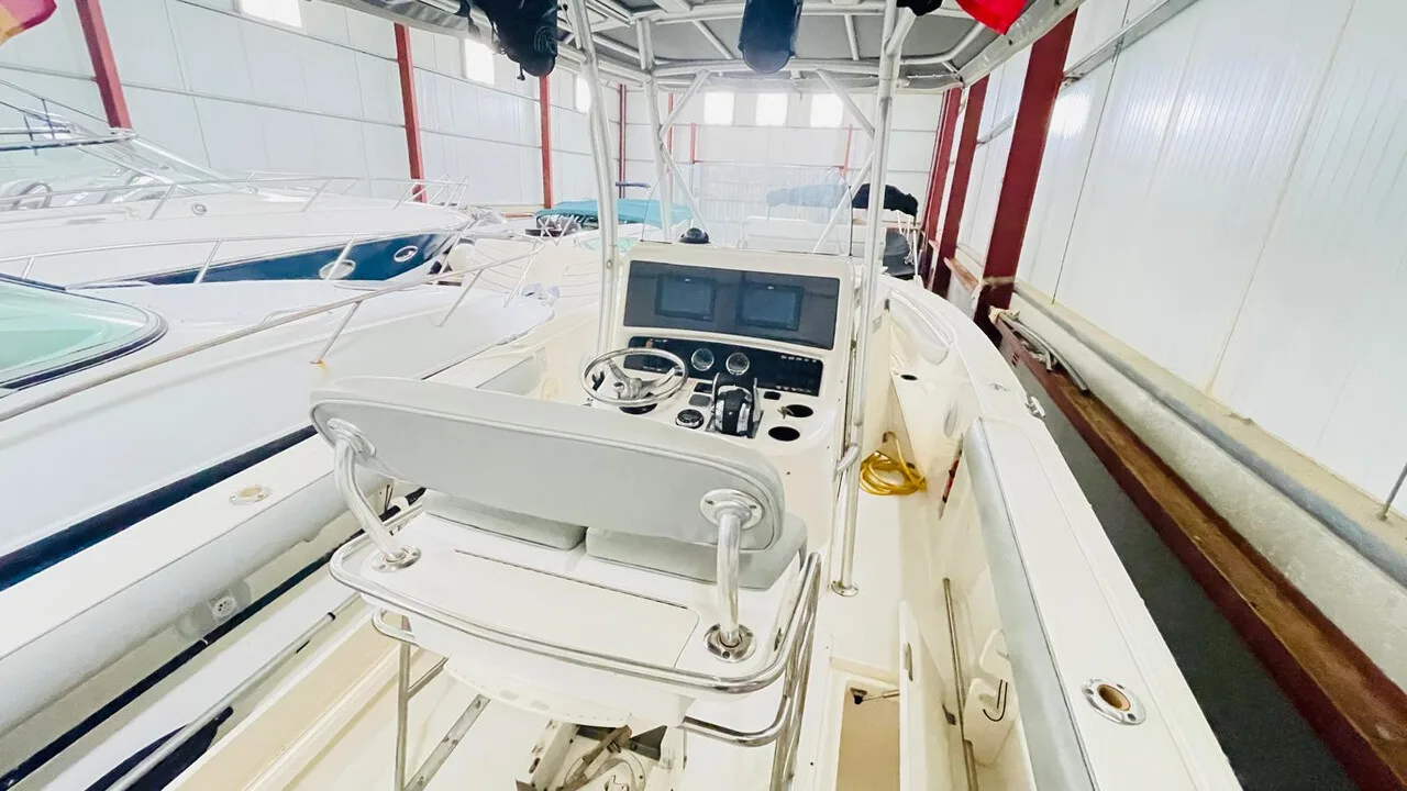 Boston Whaler 270 Outrage used - photo 1