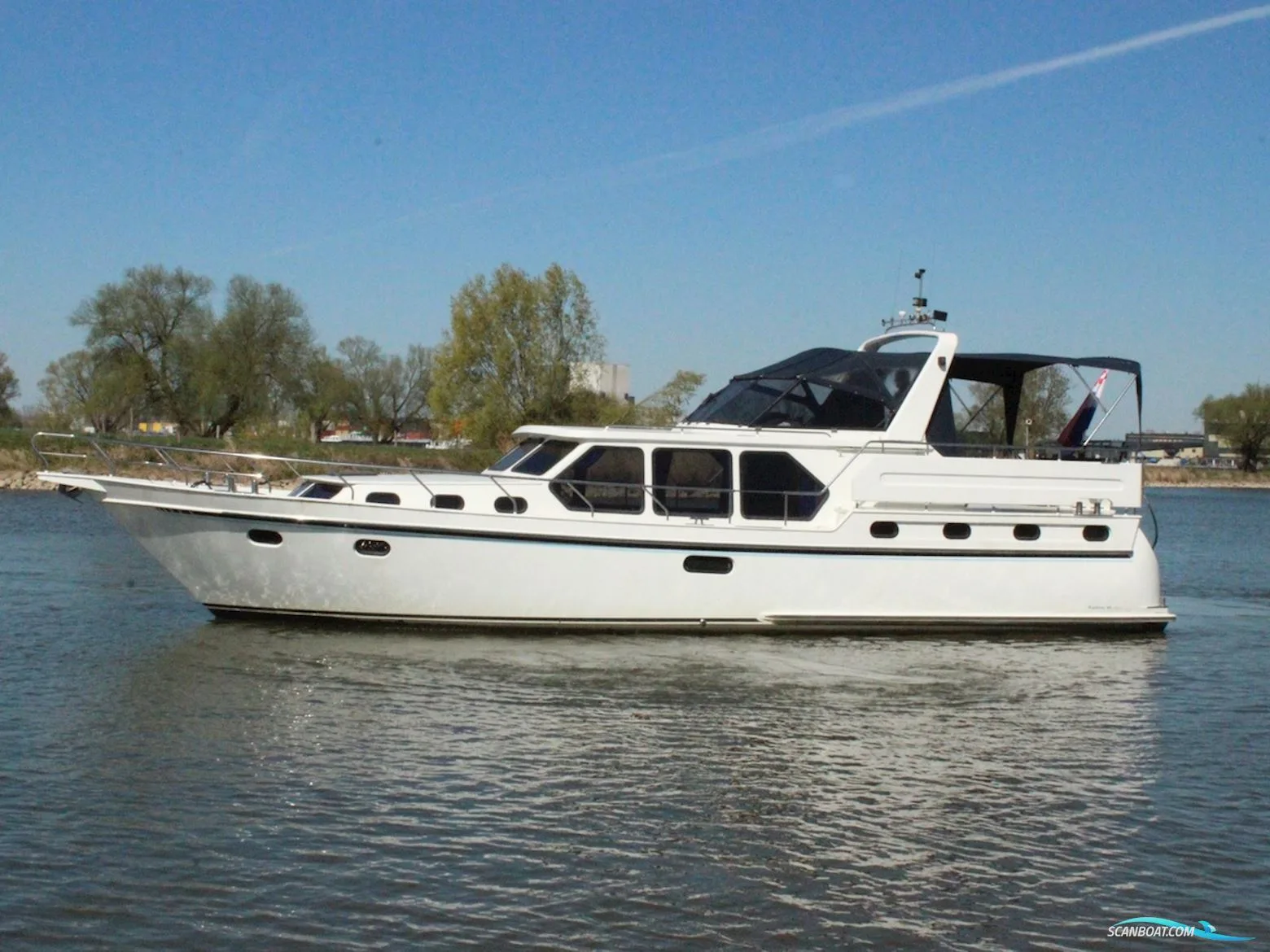 Explorer 45 used - photo 1
