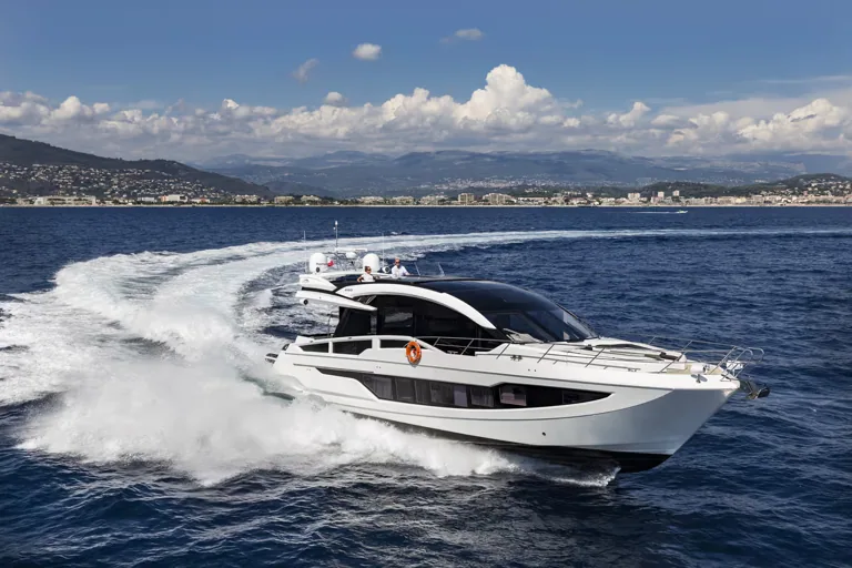 Galeon 650 Skydeck